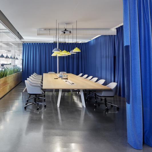 Meeting room with half-open acoustic curtain