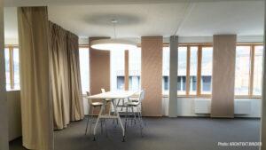 Think Tank mit Akustikvorhang