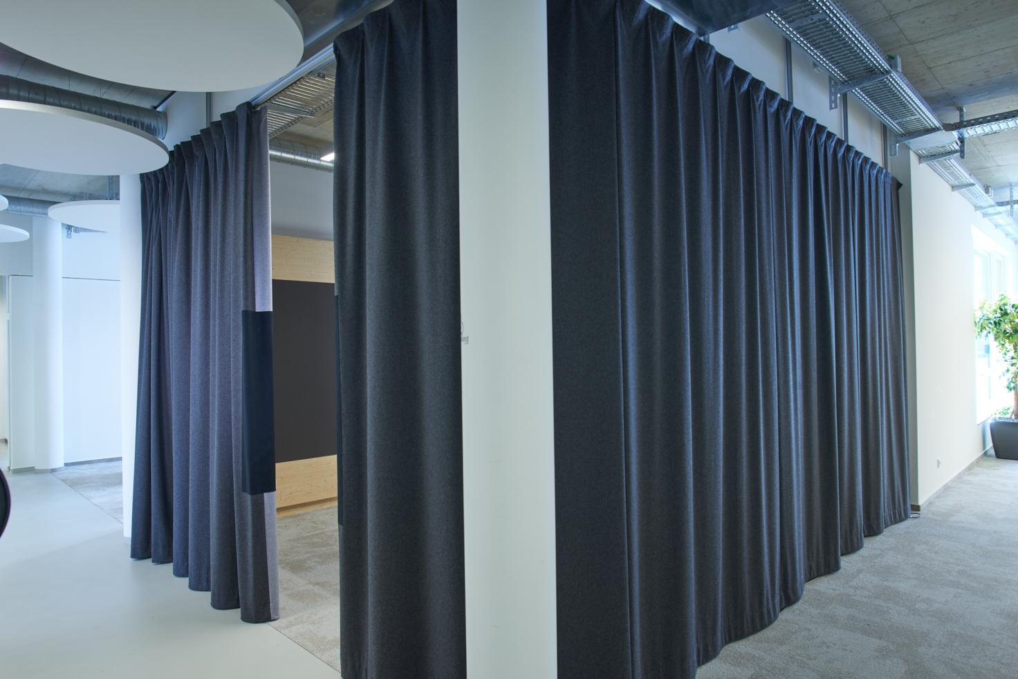 Acoustic curtain in office